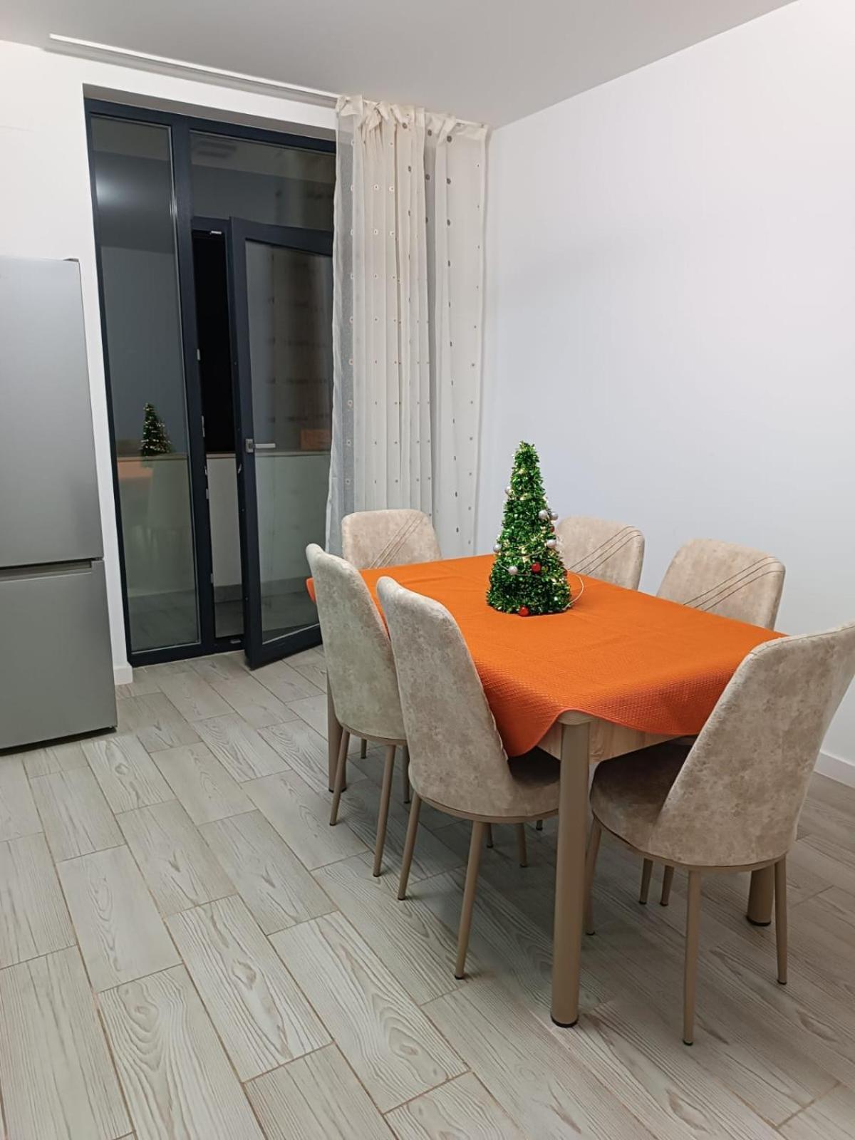Apartament 2 Camere, Bloc Nou, Langa Promenada Moll, Capacitate 4 Persoane Craiova Luaran gambar