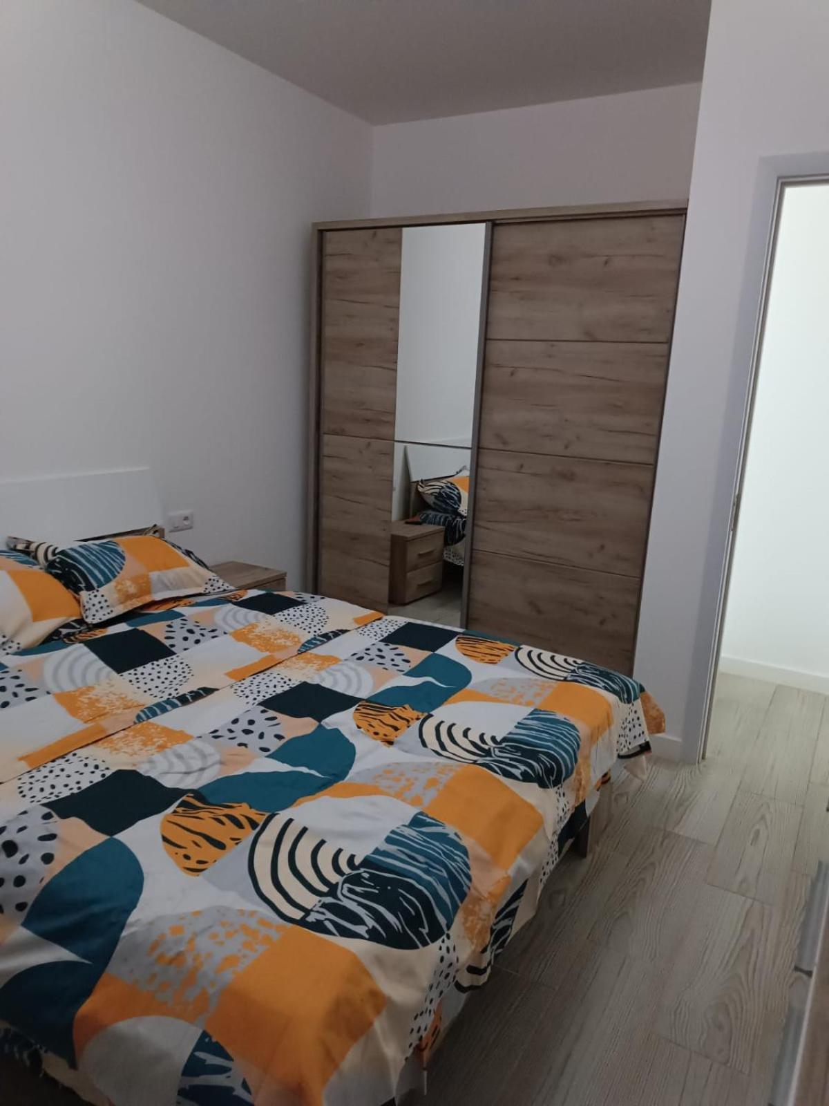 Apartament 2 Camere, Bloc Nou, Langa Promenada Moll, Capacitate 4 Persoane Craiova Luaran gambar